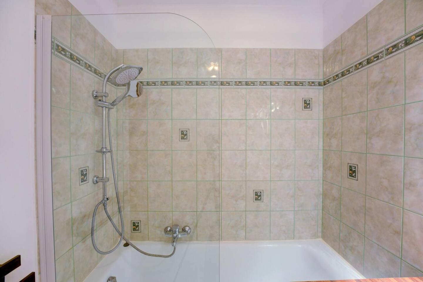 Elegant Apt W/2 Terraces/Mins To Beach & Shops Antibes Exterior photo