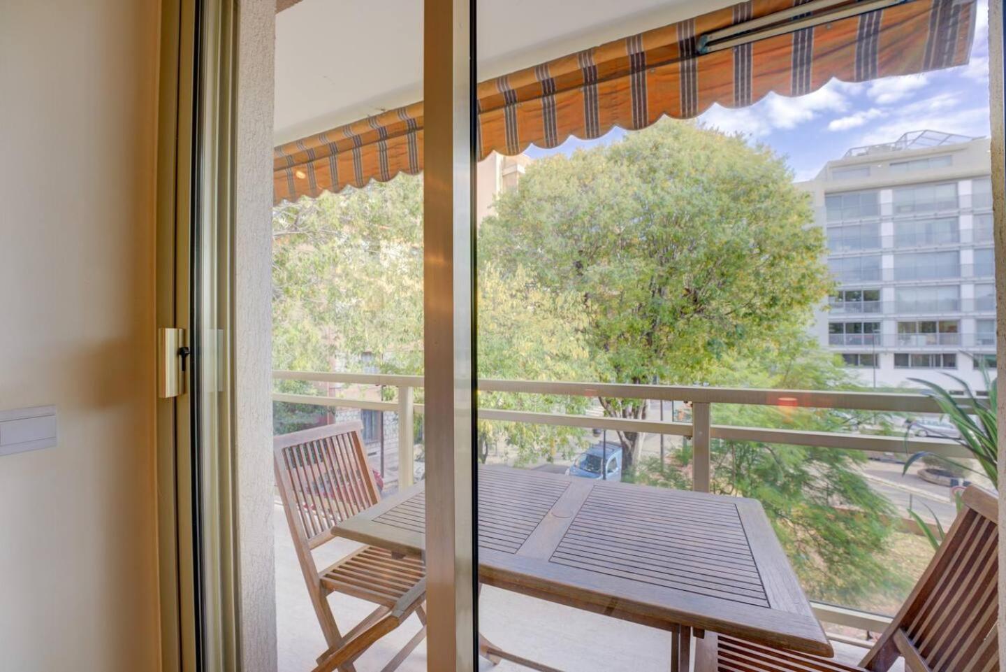 Elegant Apt W/2 Terraces/Mins To Beach & Shops Antibes Exterior photo