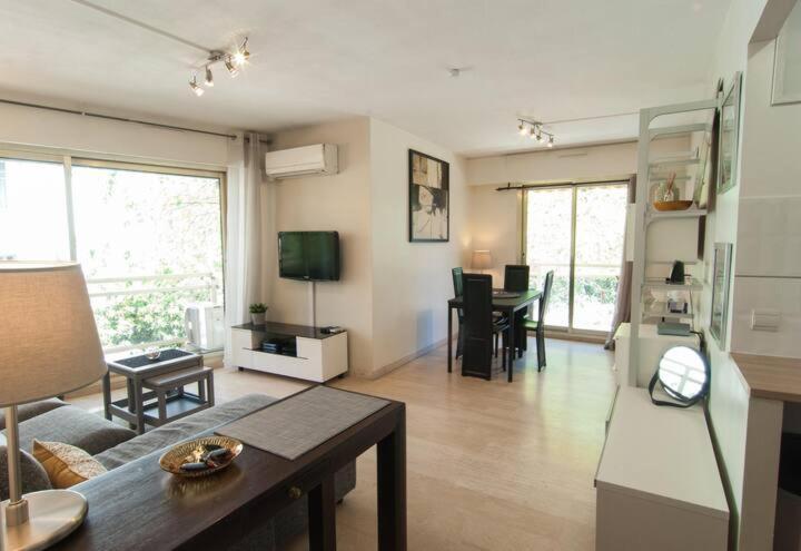 Elegant Apt W/2 Terraces/Mins To Beach & Shops Antibes Exterior photo